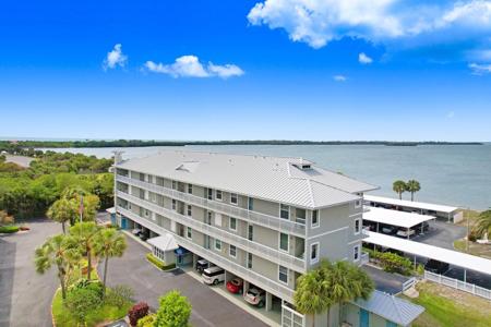 7 ISLAND PARK PLACE
