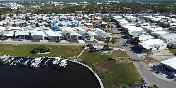 811 S WATERWAY