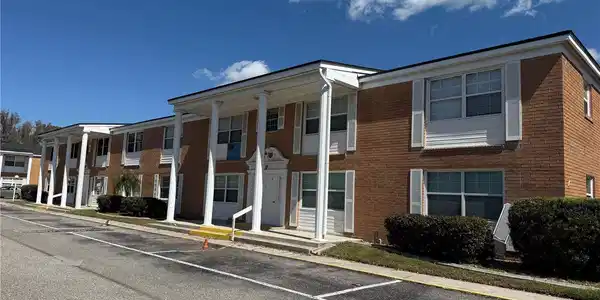 4158 TAMIAMI TRAIL