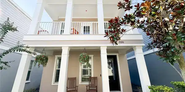 320 VISTA CRUISER LANE