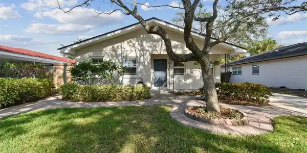 507 E DAVIS BOULEVARD