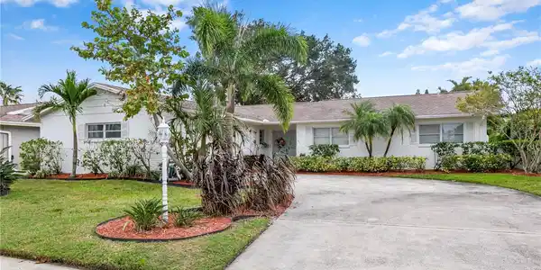 8708 PALISADES DRIVE