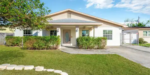 4923 TOWN N COUNTRY BOULEVARD