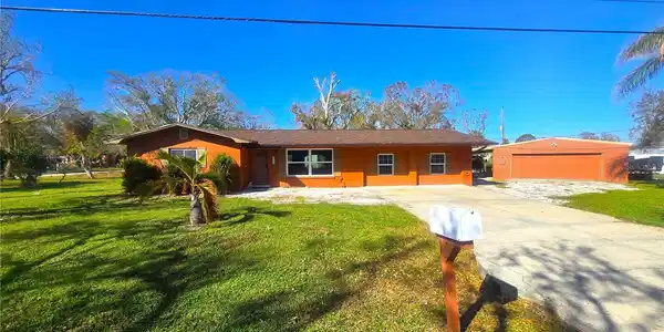 301 COUNTRY CLUB WAY