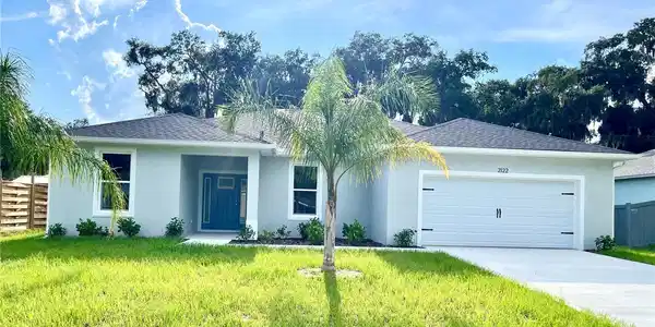 2122 KUMQUAT DRIVE