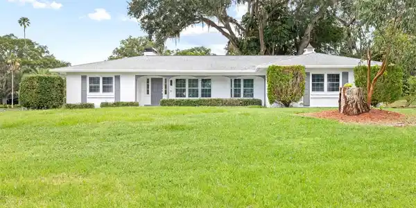 700 MAXIMO AVENUE
