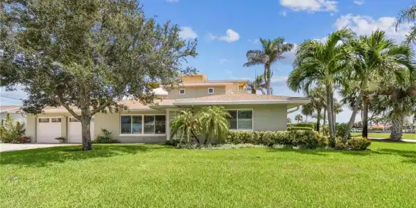 3101 HIBISCUS DRIVE W
