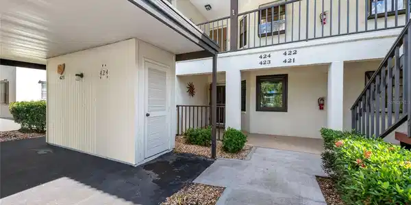 424 PINE HOLLOW CIRCLE