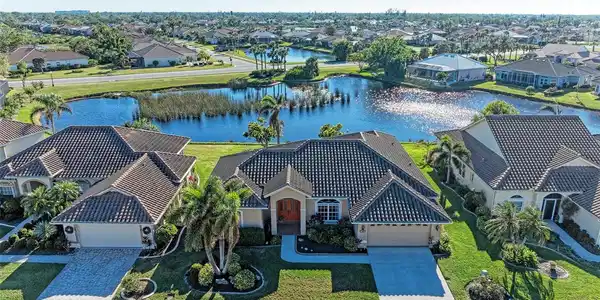 464 FAIRWAY ISLES DRIVE