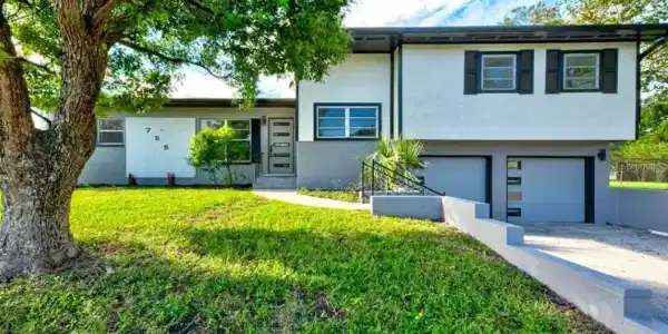 755 DELESPINE AVENUE