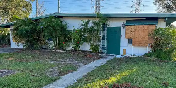 305 COUNTRY CLUB DRIVE