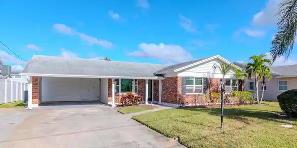 8723 HICKORYWOOD LANE