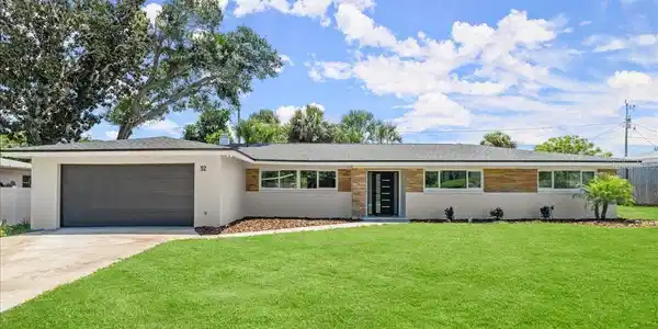 92 UNIVERSITY CIRCLE