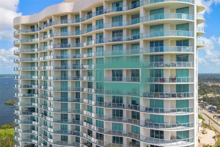 3000 OASIS GRAND BOULEVARD