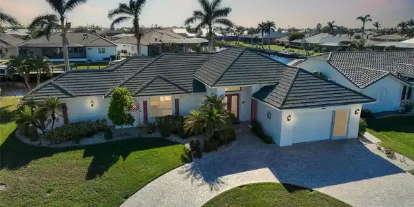 809 LUCIA DRIVE