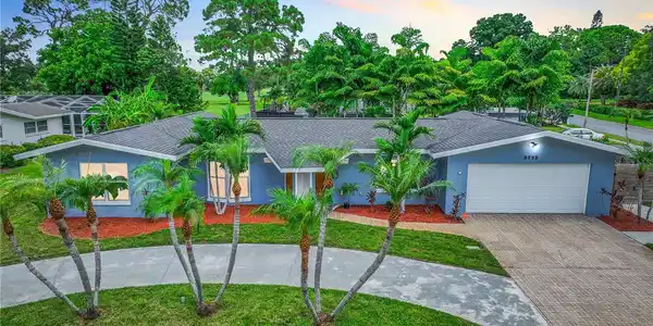 8733 HERSHEY LANE