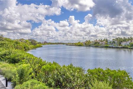 225 SANDS POINT ROAD