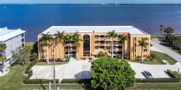 1601 PARK BEACH CIRCLE