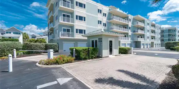 2225 N BEACH ROAD
