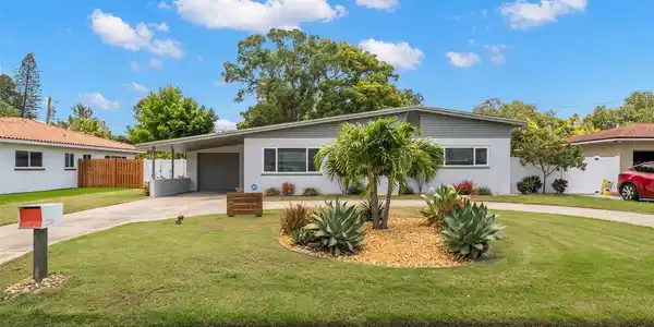 2218 PREMIER DRIVE S