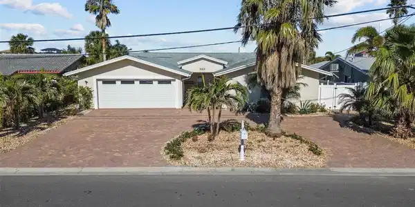 602 FLAMINGO DRIVE