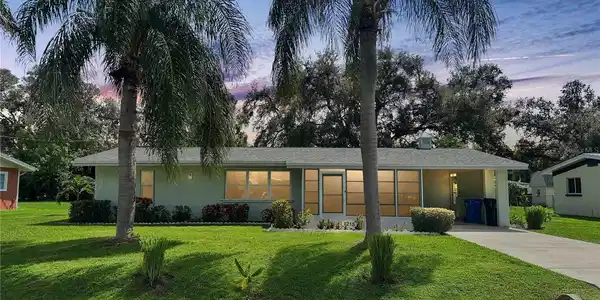 1215 CYPRESS AVENUE