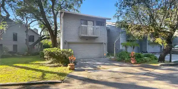 2011 ARBOR DRIVE