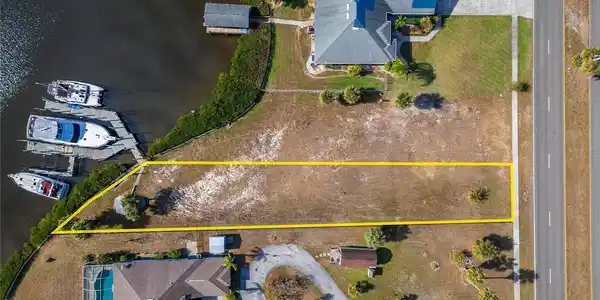 806 & 808 APOLLO BEACH BOULEVARD