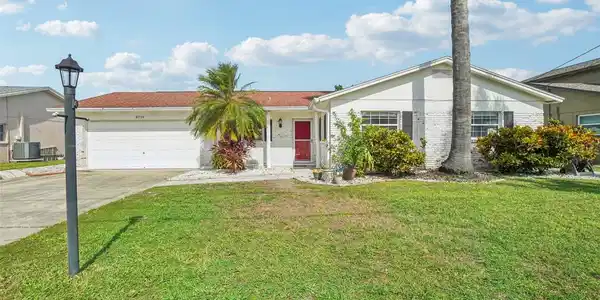 8719 HICKORYWOOD LANE