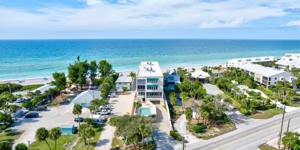 2590 N BEACH ROAD