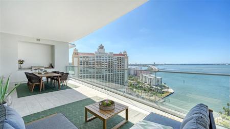 401 QUAY COMMONS