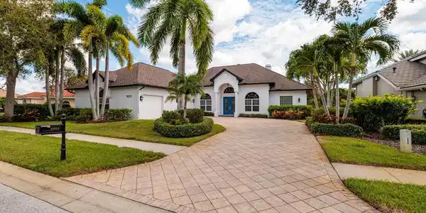 10213 GOLDEN EAGLE DRIVE