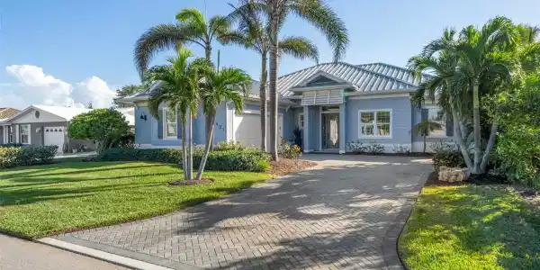 421 BAYNARD DRIVE