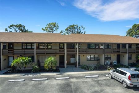 10 QUAILS RUN BOULEVARD