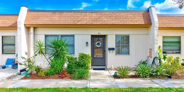 1619 MISSION HILLS BOULEVARD