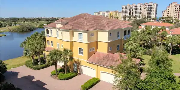 40 CASA BELLA CIRCLE