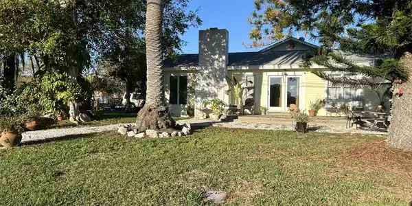 868 BAY ESPLANADE