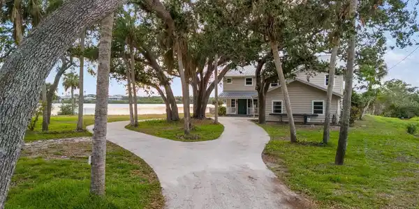 1990-B BAYSHORE DRIVE