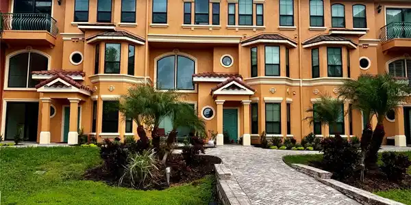 2725 VIA CIPRIANI