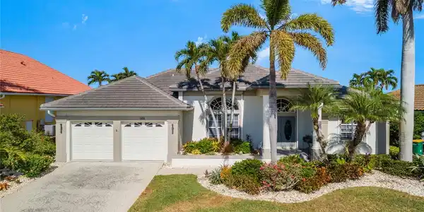1074 DILL COURT