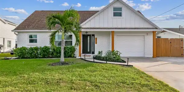 8718 HICKORYWOOD LANE