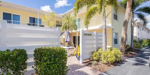 700 W VENICE AVENUE