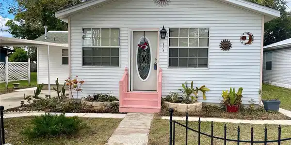 115 E PALM WAY