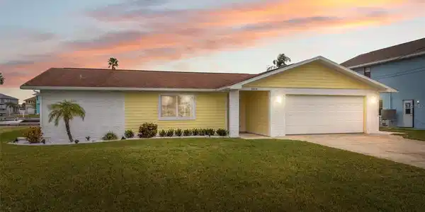4270 PARADISE CIRCLE