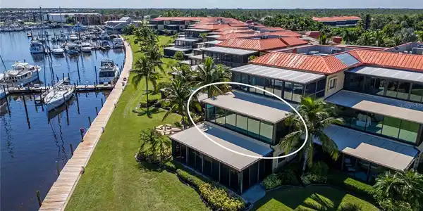 3250 SOUTHSHORE DRIVE