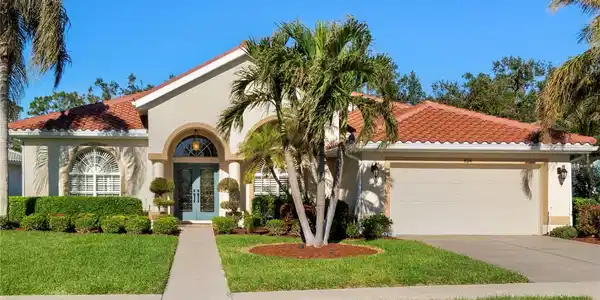 824 BLUE CRANE DRIVE