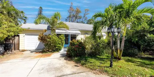 6219 GULFPORT BOULEVARD S