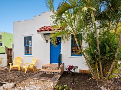 202 27TH STREET W