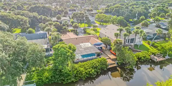 40 OAK TREE DRIVE