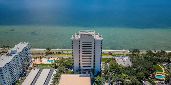 2413 BAYSHORE BOULEVARD
